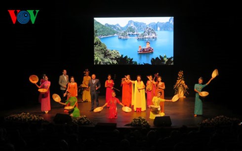 ຊຸມວັນຮ່າໂນ້ຍຢູ່ມົດສະກູ